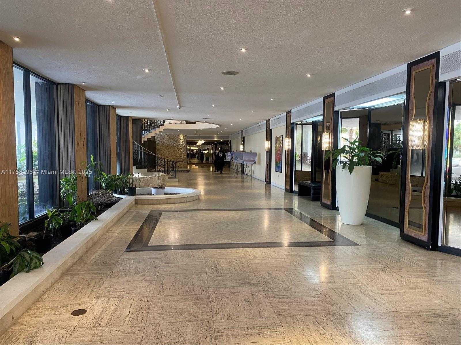 Small Image of 5555 COLLINS AVE #17A, Miami Beach Number 9