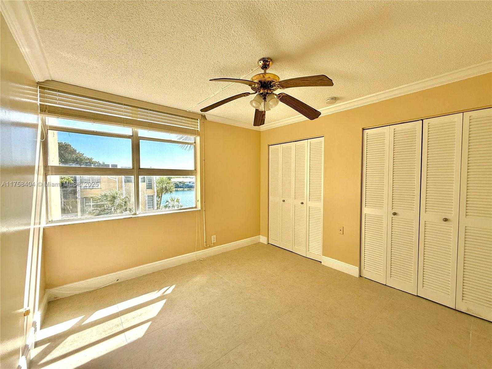 Small Image of 920 NORTH EAST 199TH ST #4J, Miami Number 14