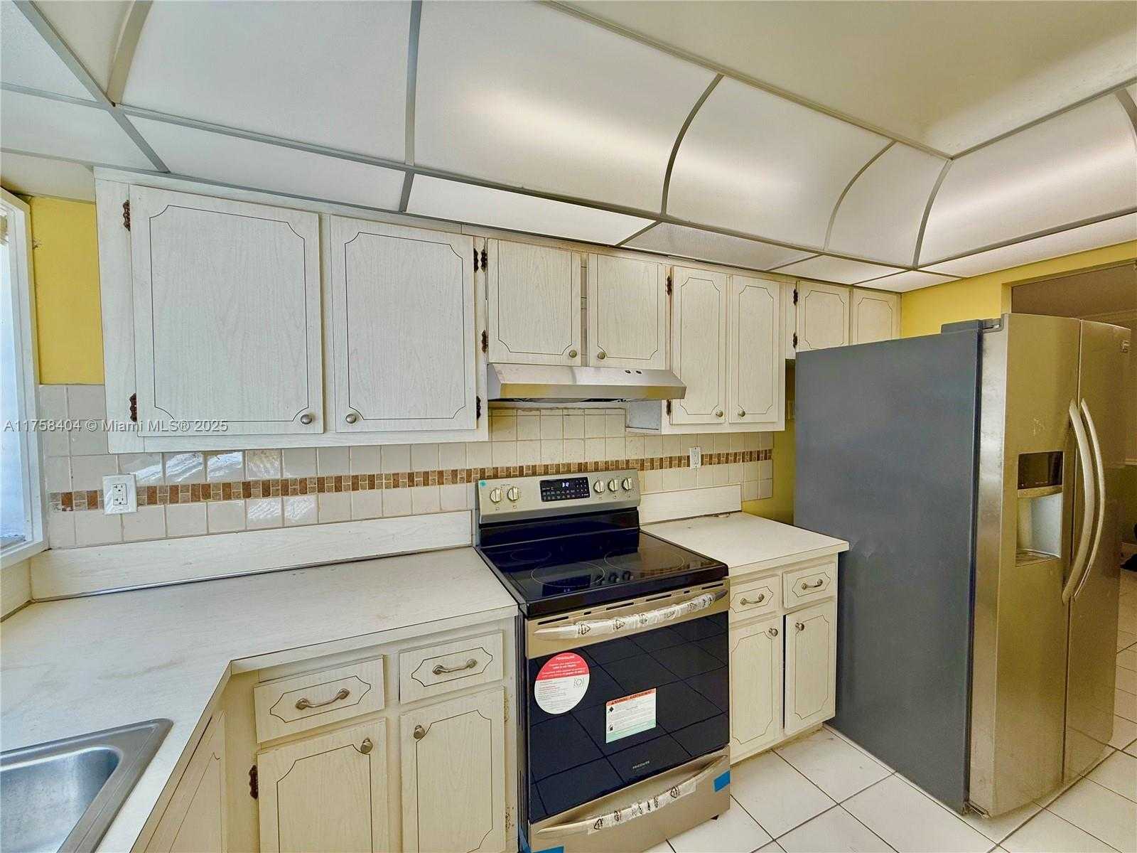 Small Image of 920 NORTH EAST 199TH ST #4J, Miami Number 23