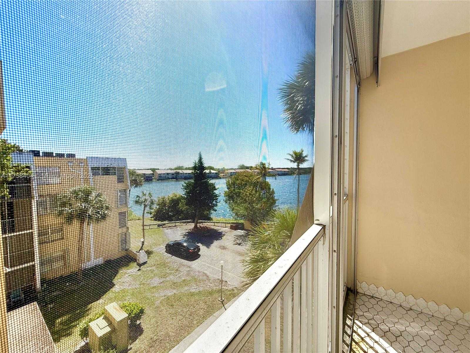 Small Image of 920 NORTH EAST 199TH ST #4J, Miami Number 5