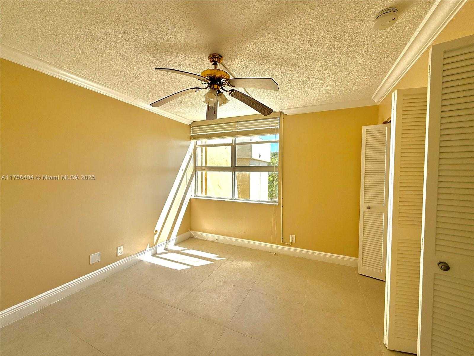 Small Image of 920 NORTH EAST 199TH ST #4J, Miami Number 9