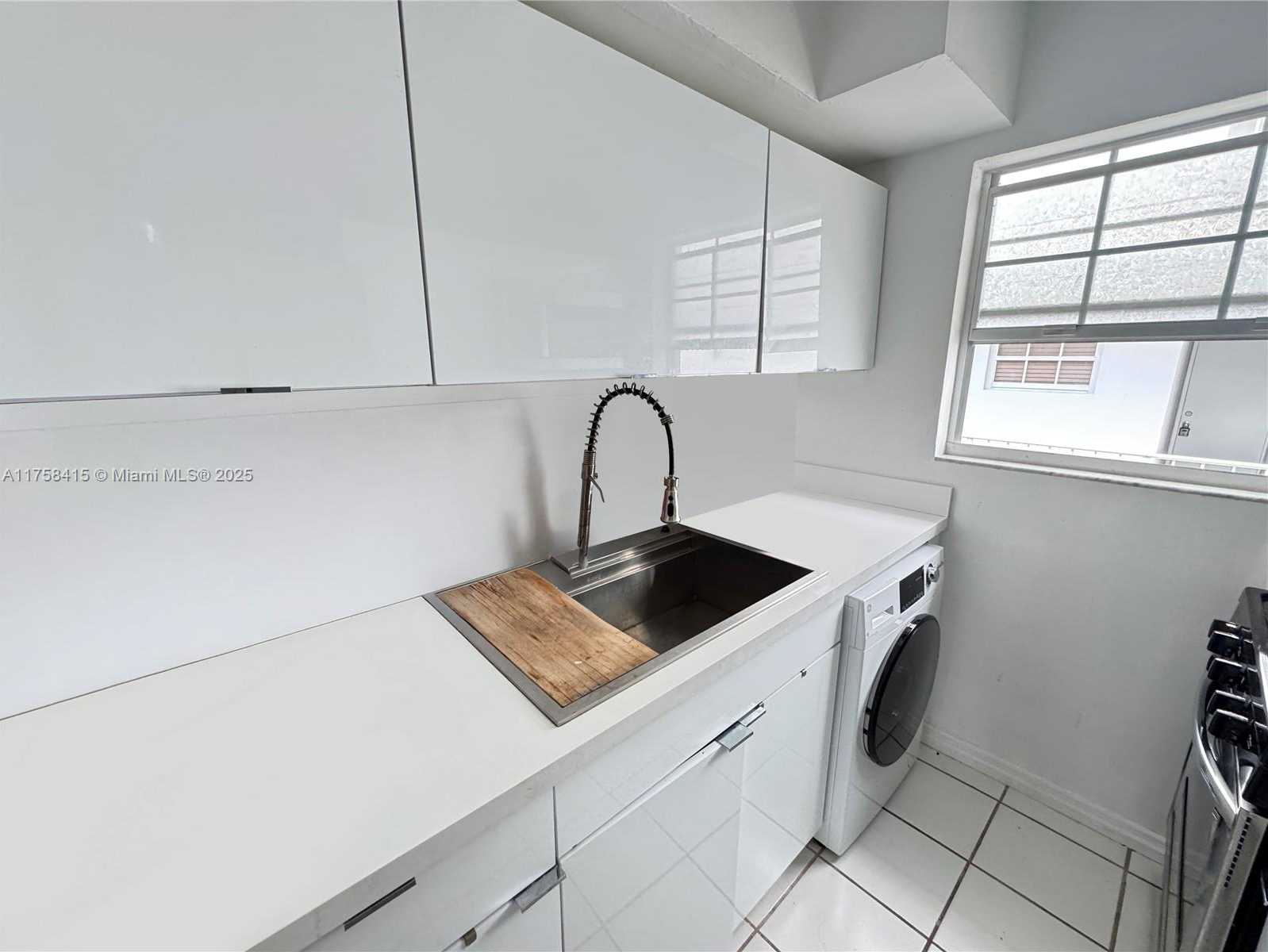 Small Image of 1611 WEST AVE #15, Miami Beach Number 10
