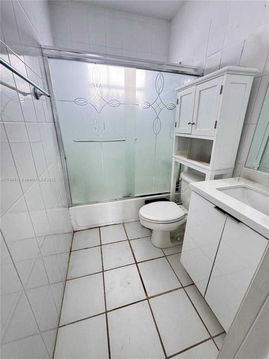 Small Image of 1611 WEST AVE #15, Miami Beach Number 15