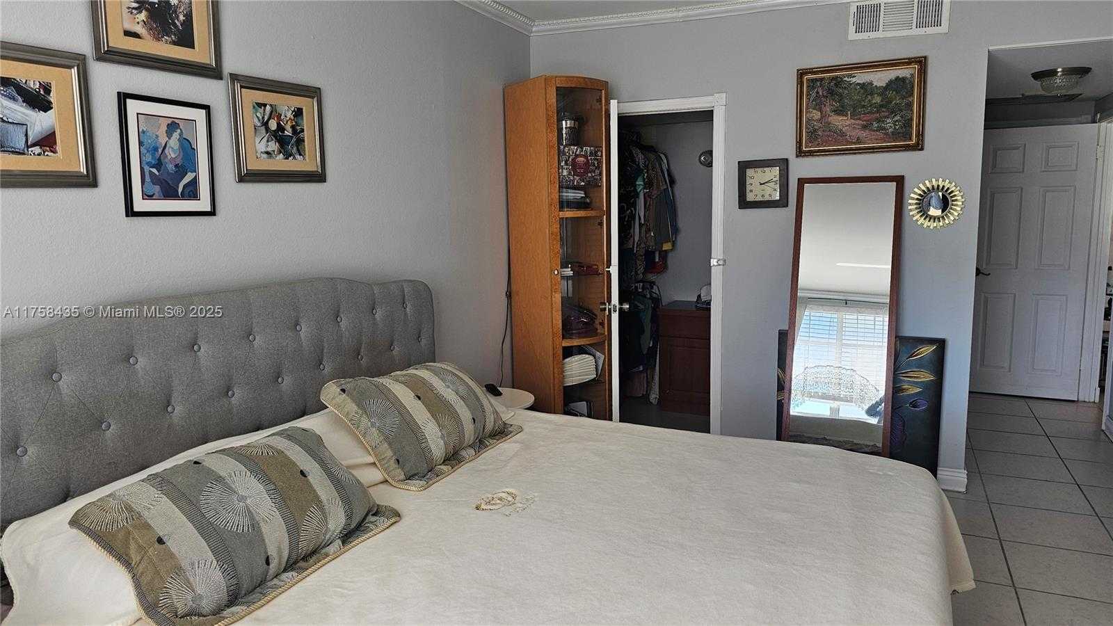 Small Image of 1980 SOUTH OCEAN DR #5L, Hallandale Beach Number 14
