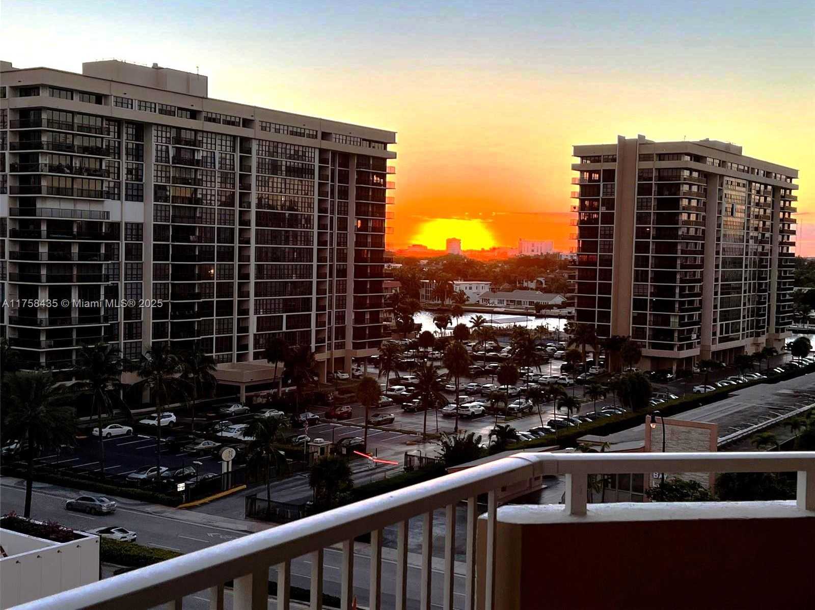 Small Image of 1980 SOUTH OCEAN DR #5L, Hallandale Beach Number 3