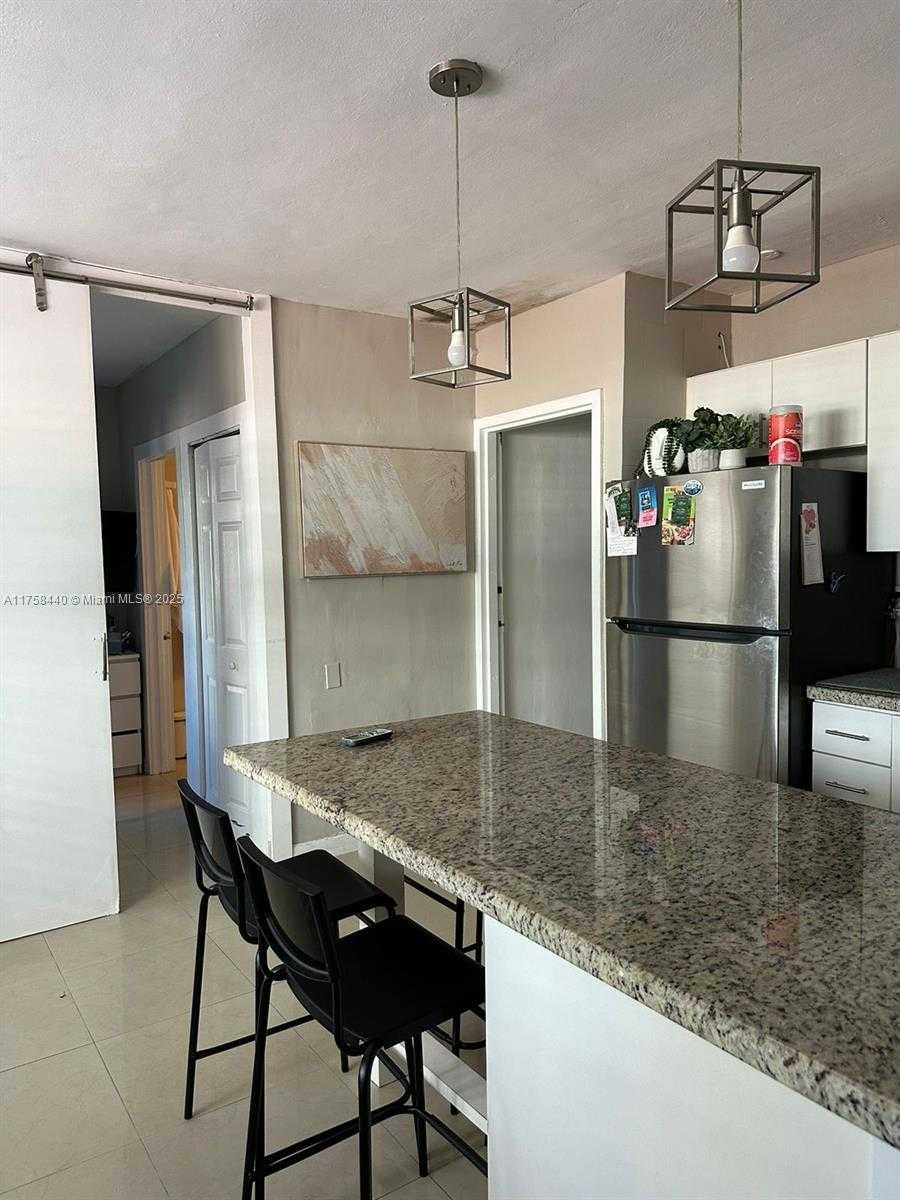 Small Image of 6767 INDIAN CREEK #11, Miami Beach Number 3