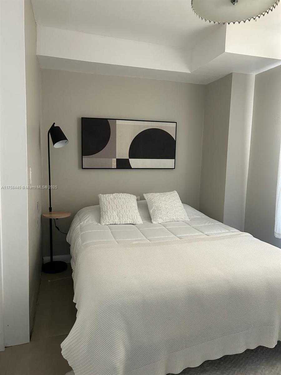 Small Image of 6767 INDIAN CREEK #11, Miami Beach Number 5
