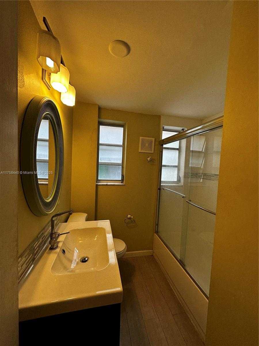 Small Image of 6767 INDIAN CREEK #11, Miami Beach Number 6