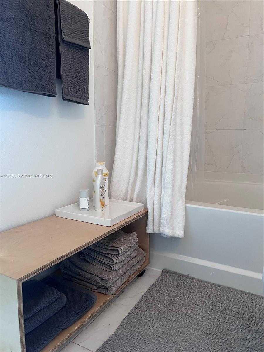 Small Image of 234 NORTH EAST 3RD ST #1004, Miami Number 16