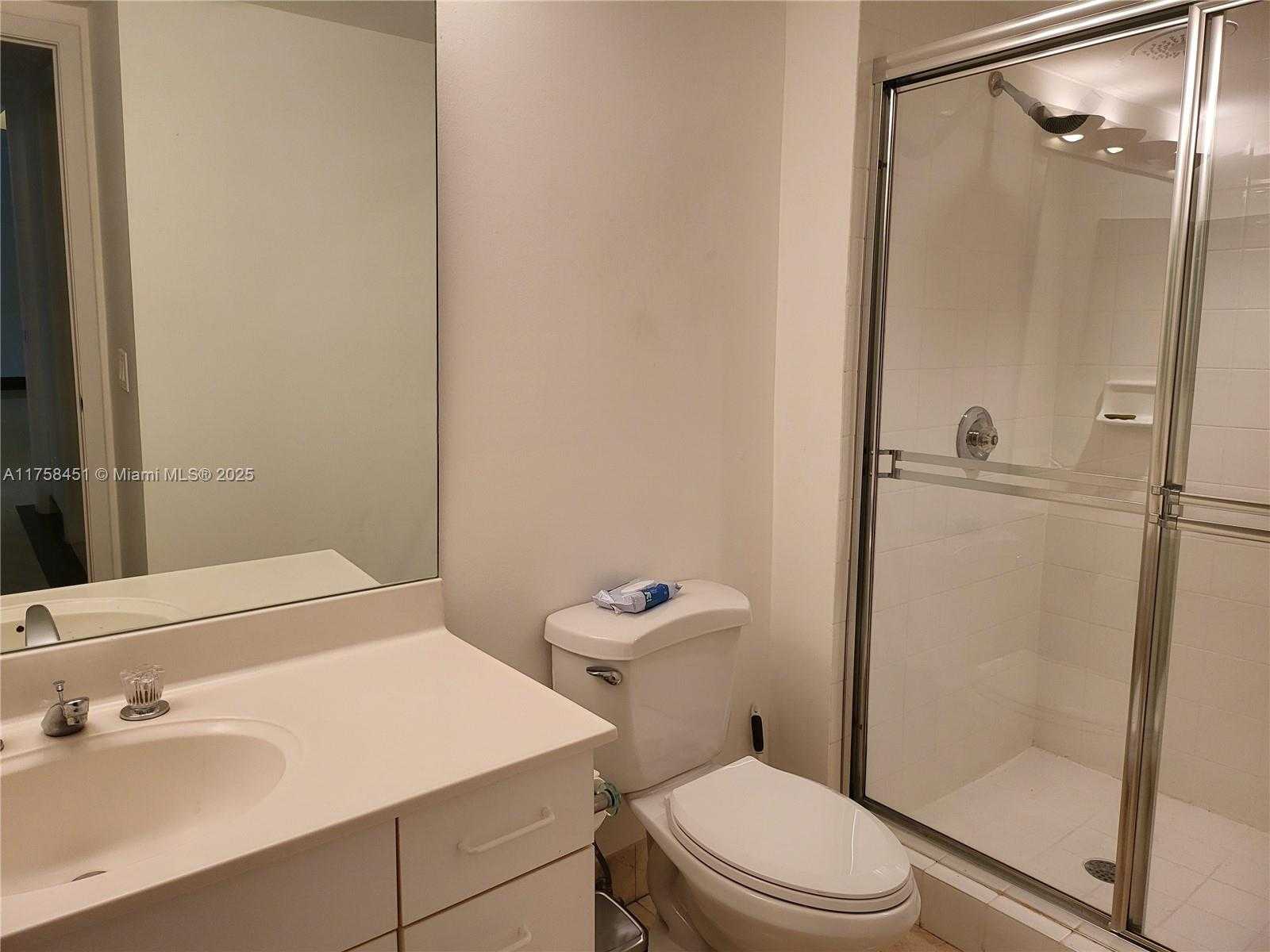 Small Image of 21205 YACHT CLUB DR #907, Aventura Number 18