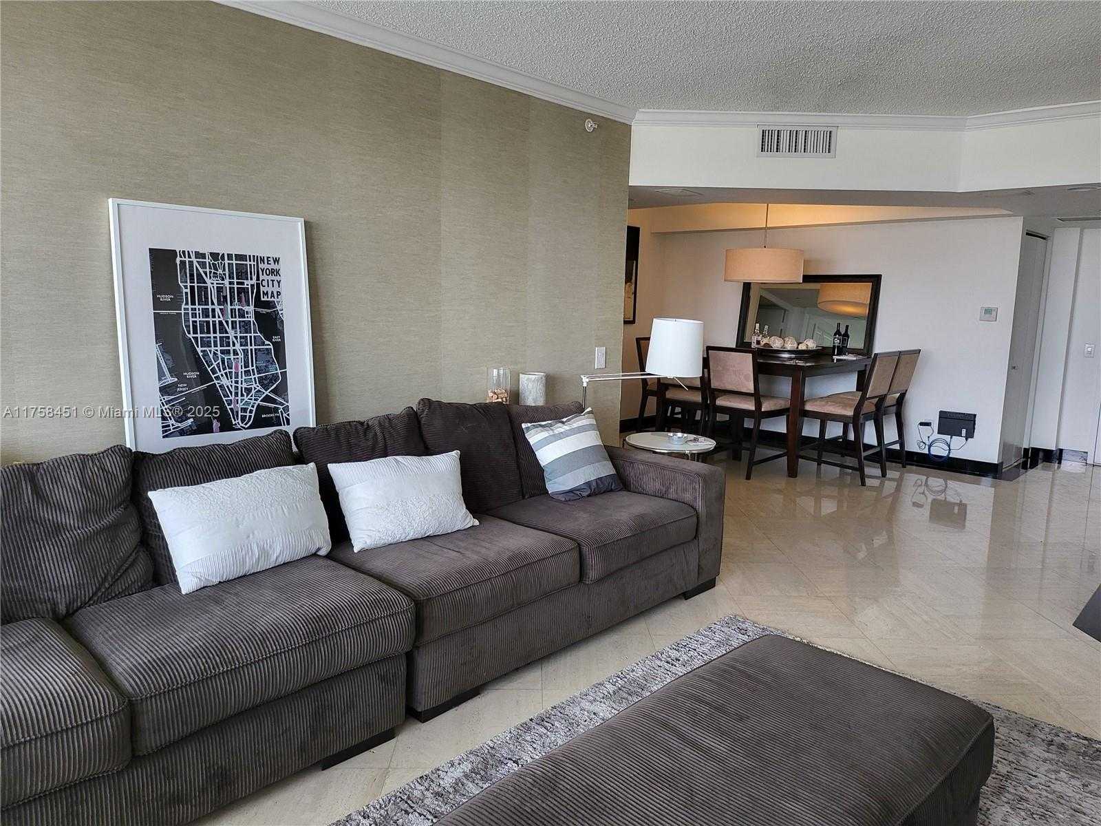 Small Image of 21205 YACHT CLUB DR #907, Aventura Number 4