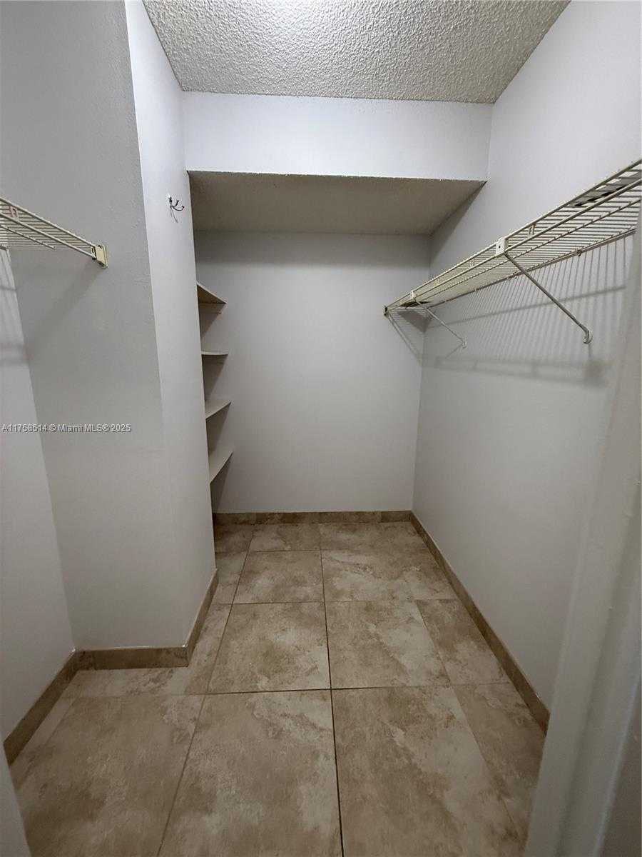 Small Image of 2500 PARKVIEW DR #1909, Hallandale Beach Number 16