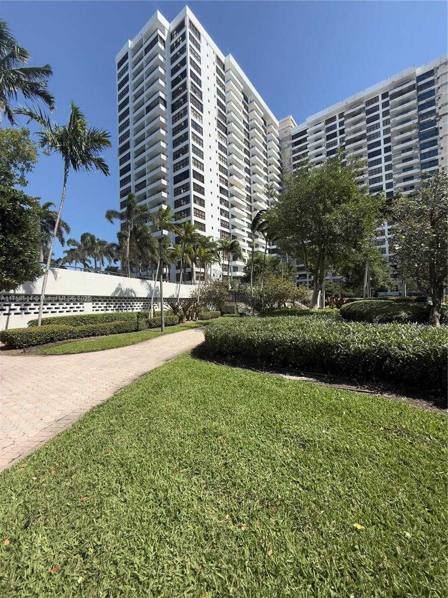 Small Image of 2500 PARKVIEW DR #1909, Hallandale Beach Number 21