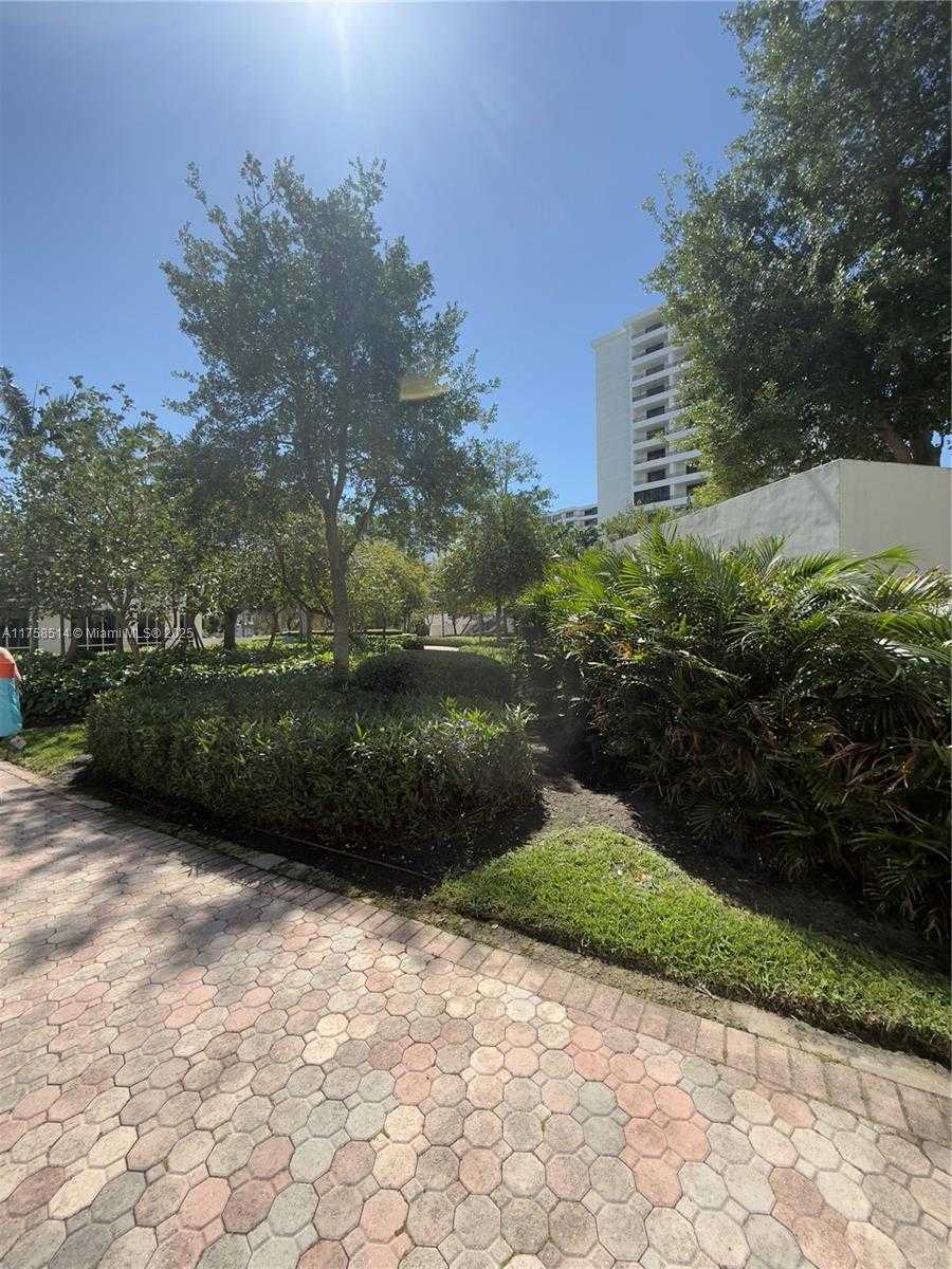Small Image of 2500 PARKVIEW DR #1909, Hallandale Beach Number 22