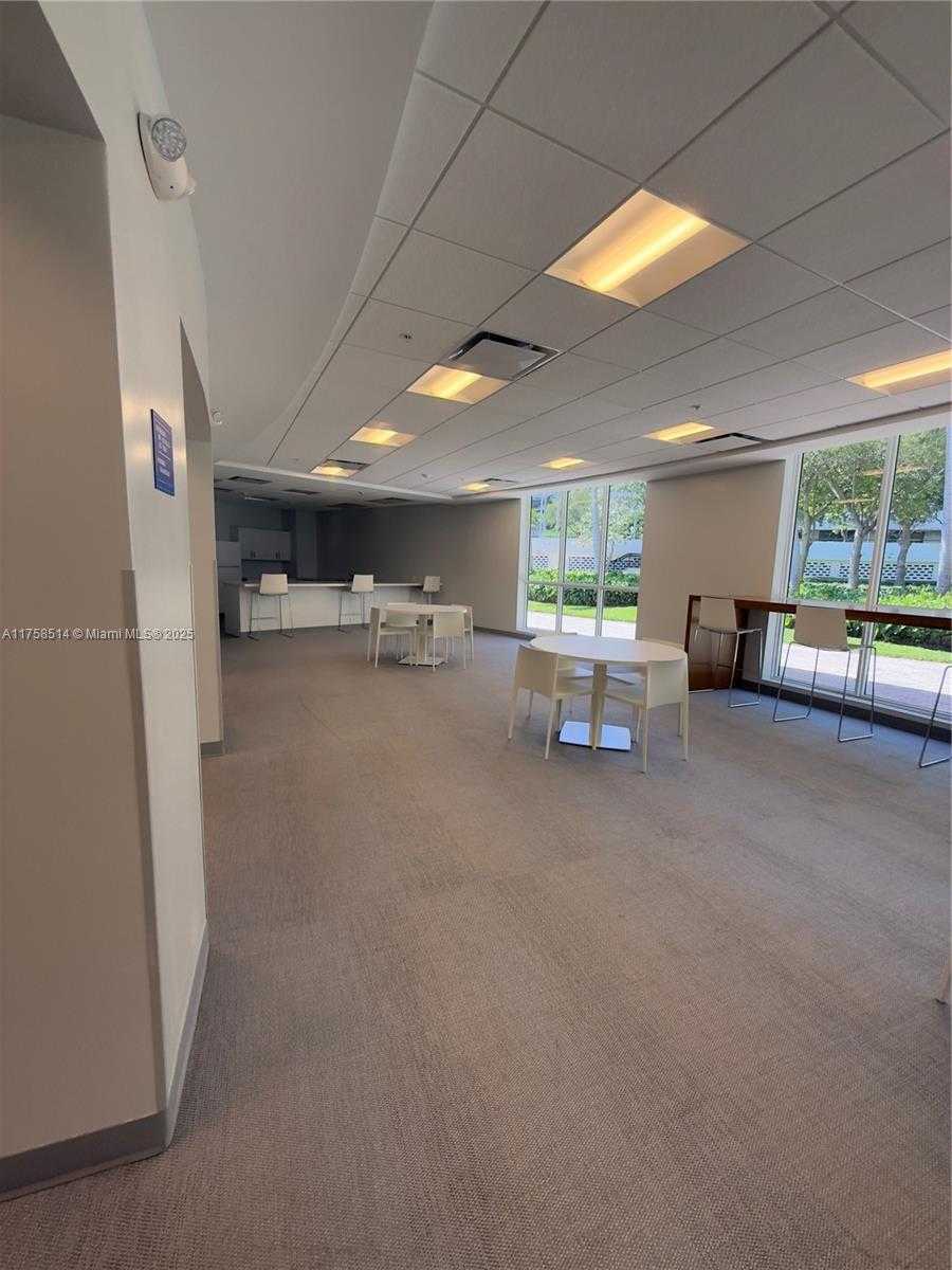 Small Image of 2500 PARKVIEW DR #1909, Hallandale Beach Number 27