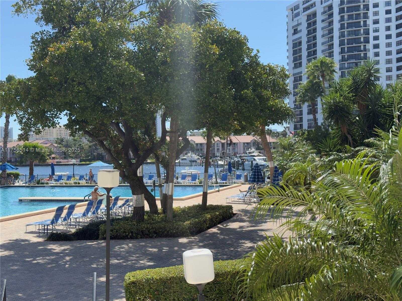 Small Image of 2500 PARKVIEW DR #1909, Hallandale Beach Number 33