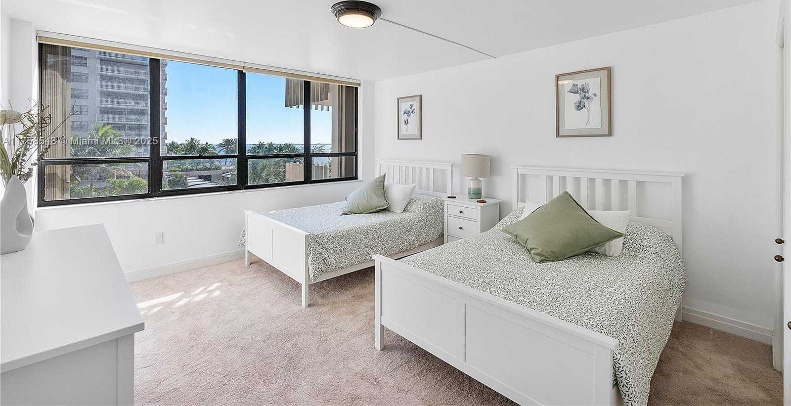 Small Image of 2 Grove Isle Dr, Miami, FL 33133, USA Number 17