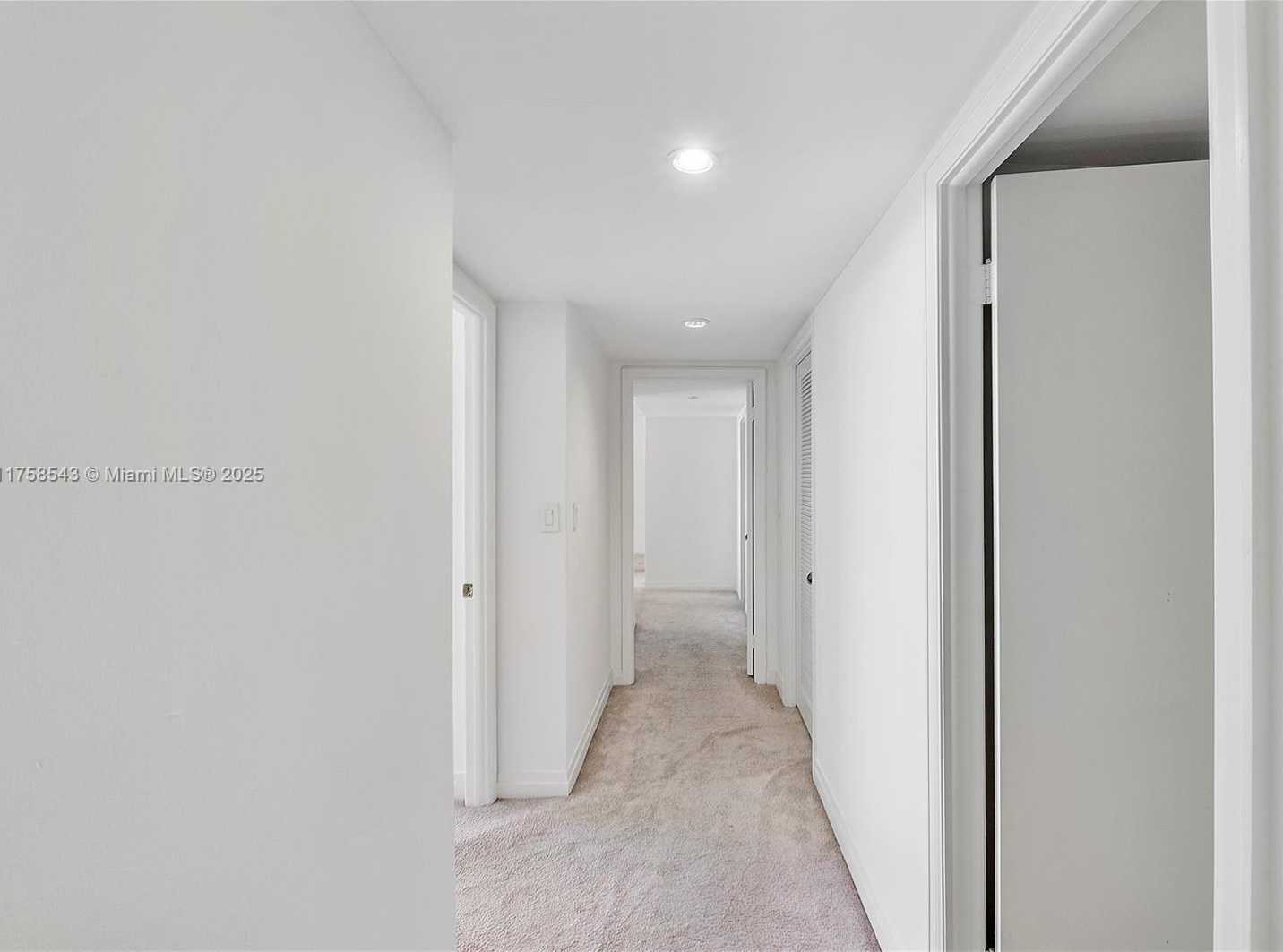 Small Image of 2 Grove Isle Dr, Miami, FL 33133, USA Number 20