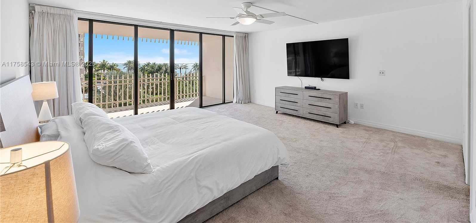 Small Image of 2 Grove Isle Dr, Miami, FL 33133, USA Number 21