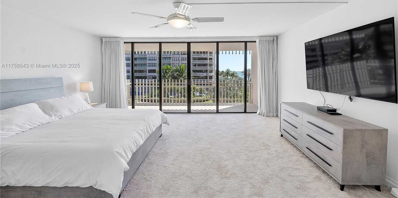 Small Image of 2 Grove Isle Dr, Miami, FL 33133, USA Number 22