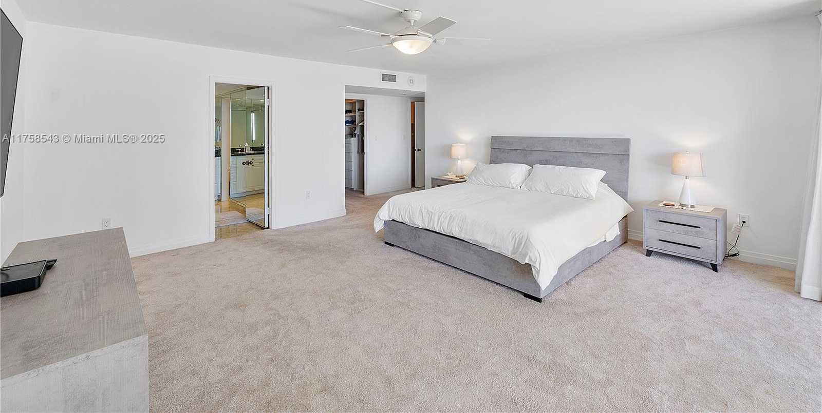 Small Image of 2 Grove Isle Dr, Miami, FL 33133, USA Number 24