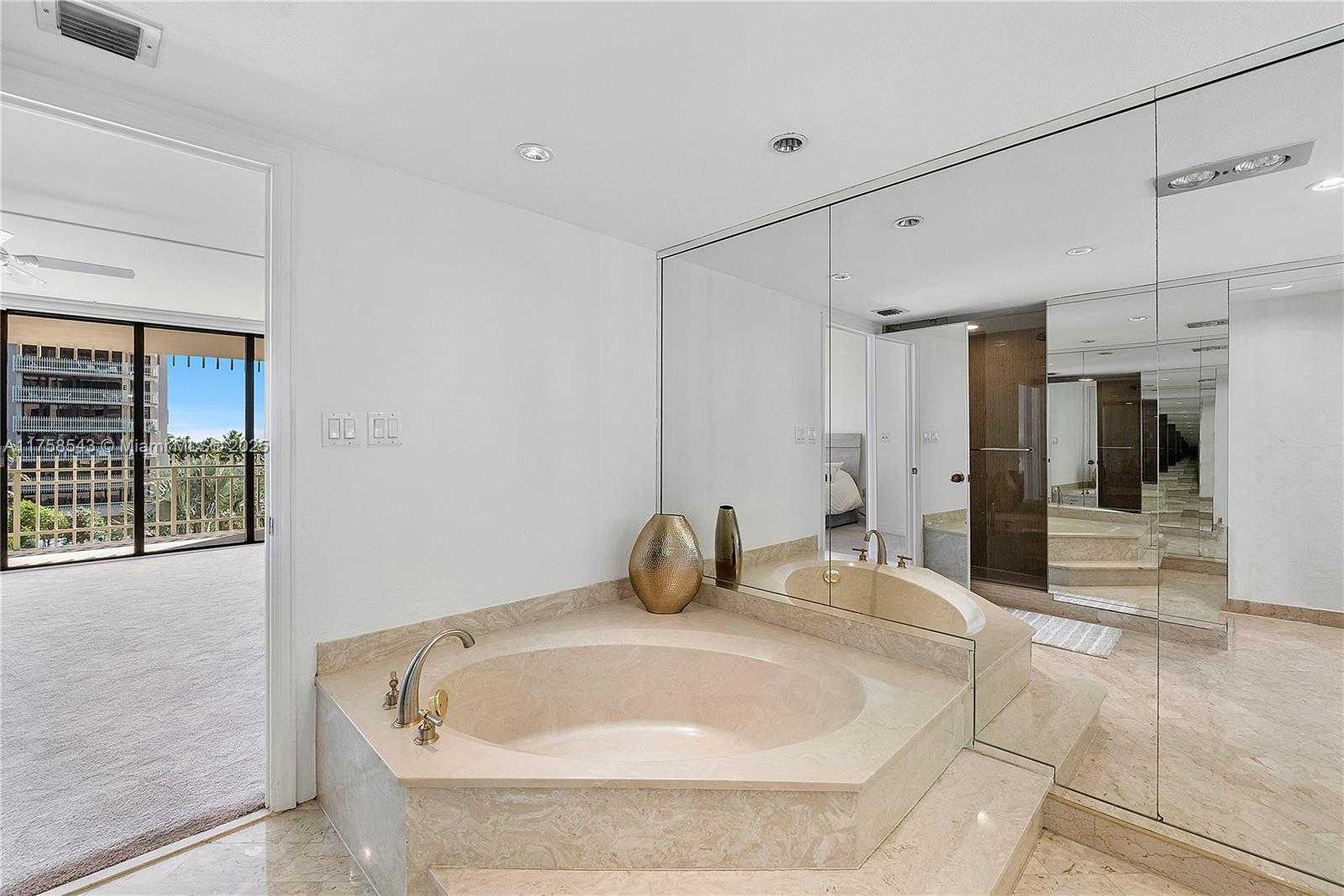 Small Image of 2 Grove Isle Dr, Miami, FL 33133, USA Number 27
