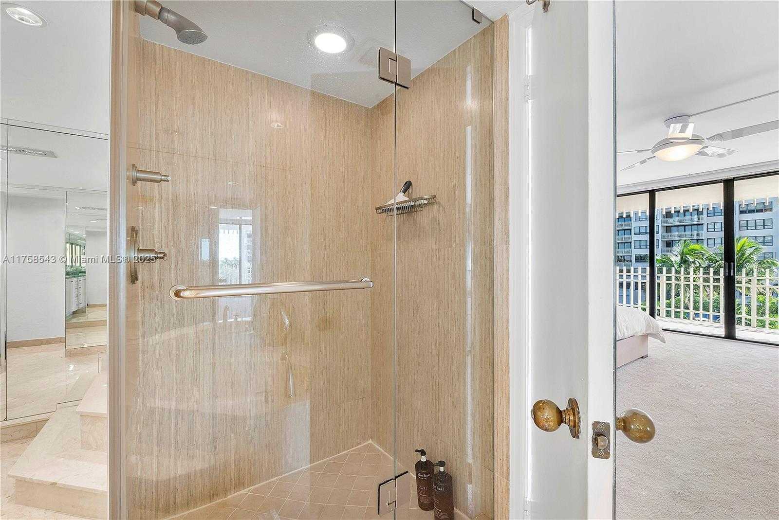 Small Image of 2 Grove Isle Dr, Miami, FL 33133, USA Number 28