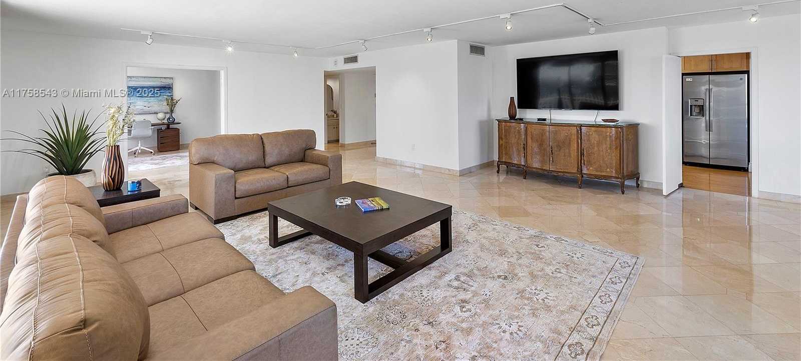 Small Image of 2 Grove Isle Dr, Miami, FL 33133, USA Number 9