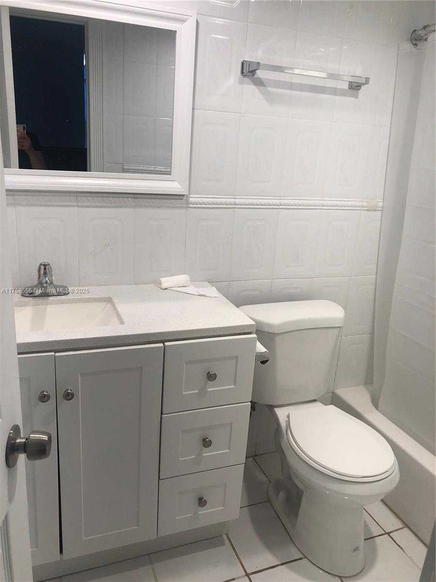 Small Image of 10185 COLLINS AVE #320, Bal Harbour Number 4