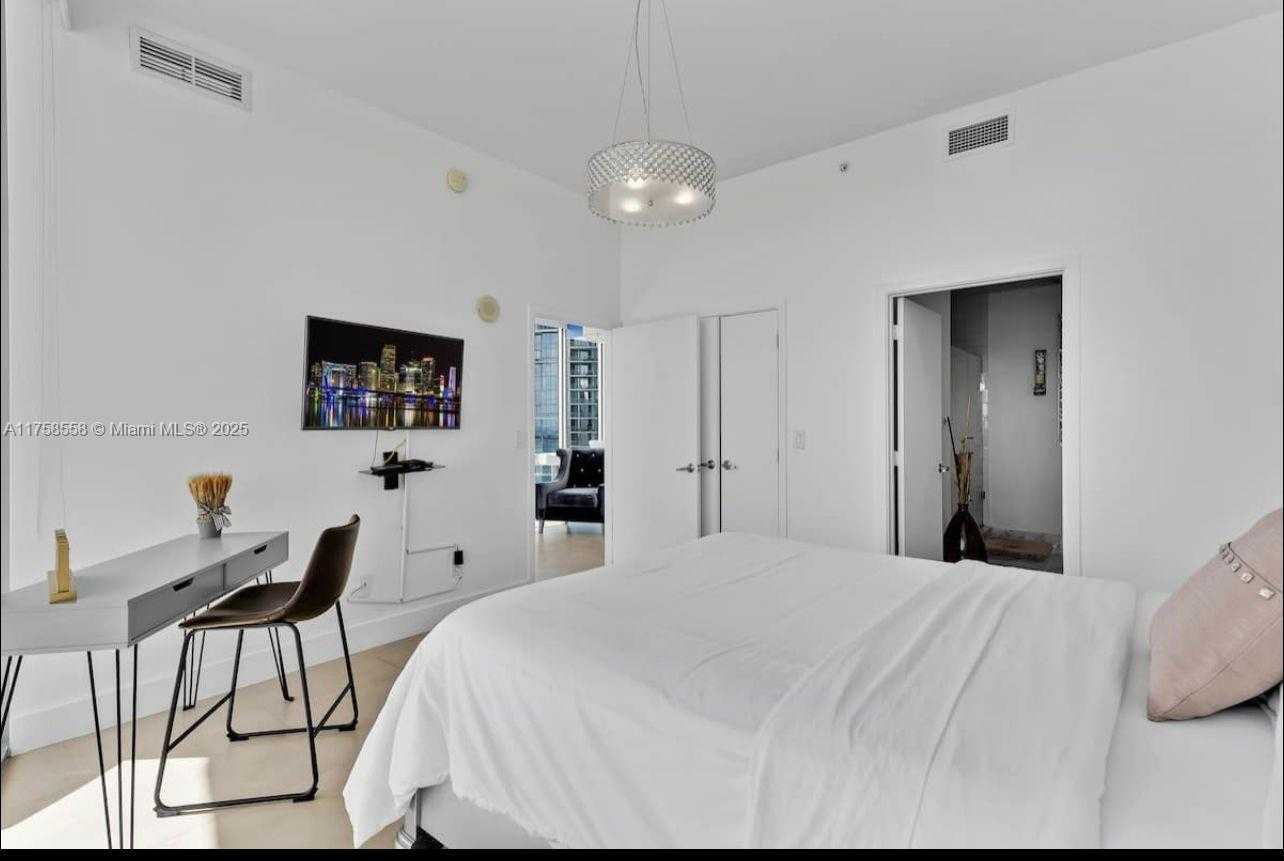 Small Image of 888 BISCAYNE BLVD #4701, Miami Number 17