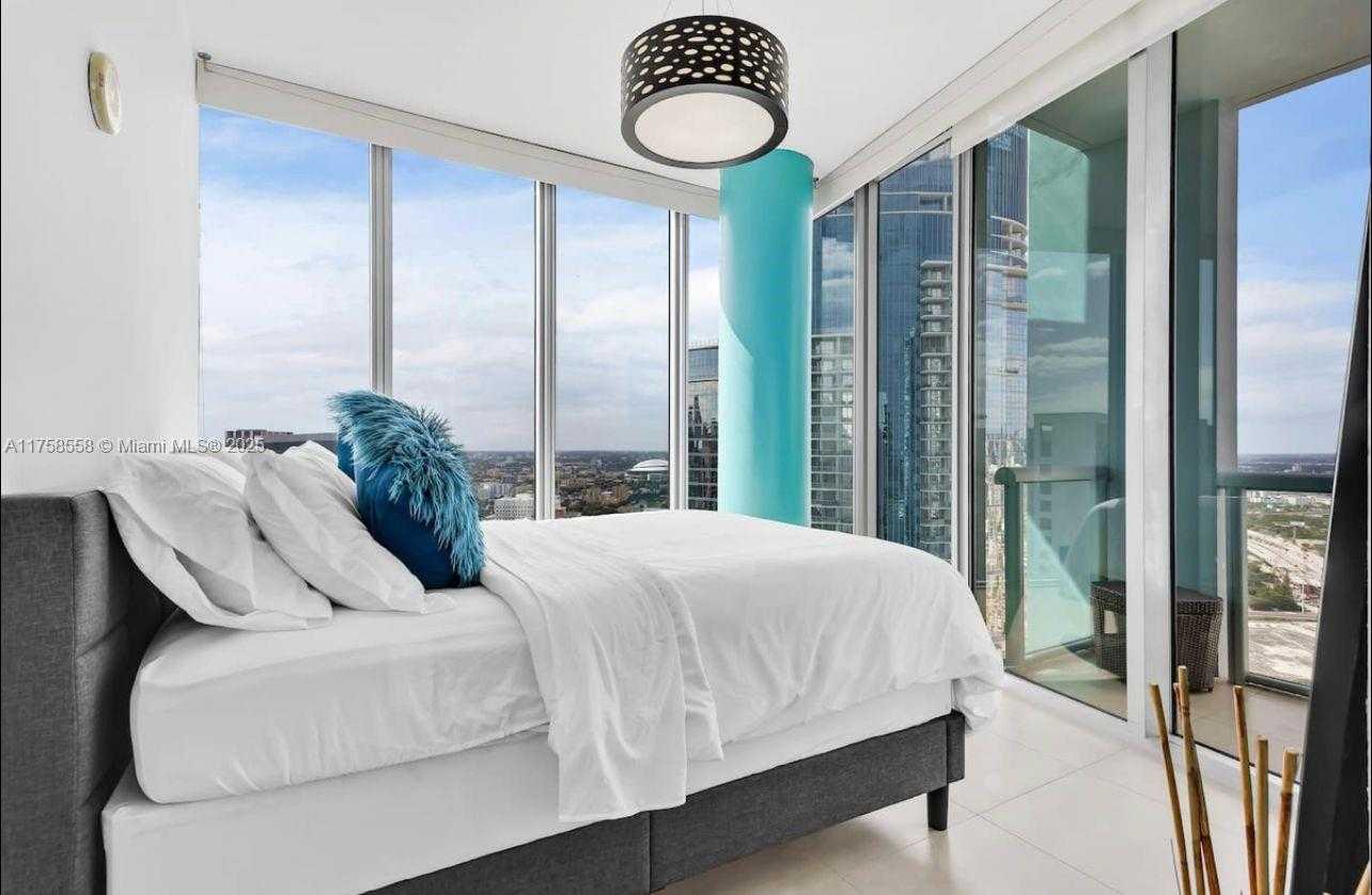 Small Image of 888 BISCAYNE BLVD #4701, Miami Number 22