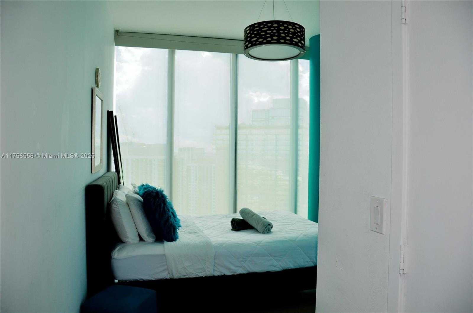 Small Image of 888 BISCAYNE BLVD #4701, Miami Number 31