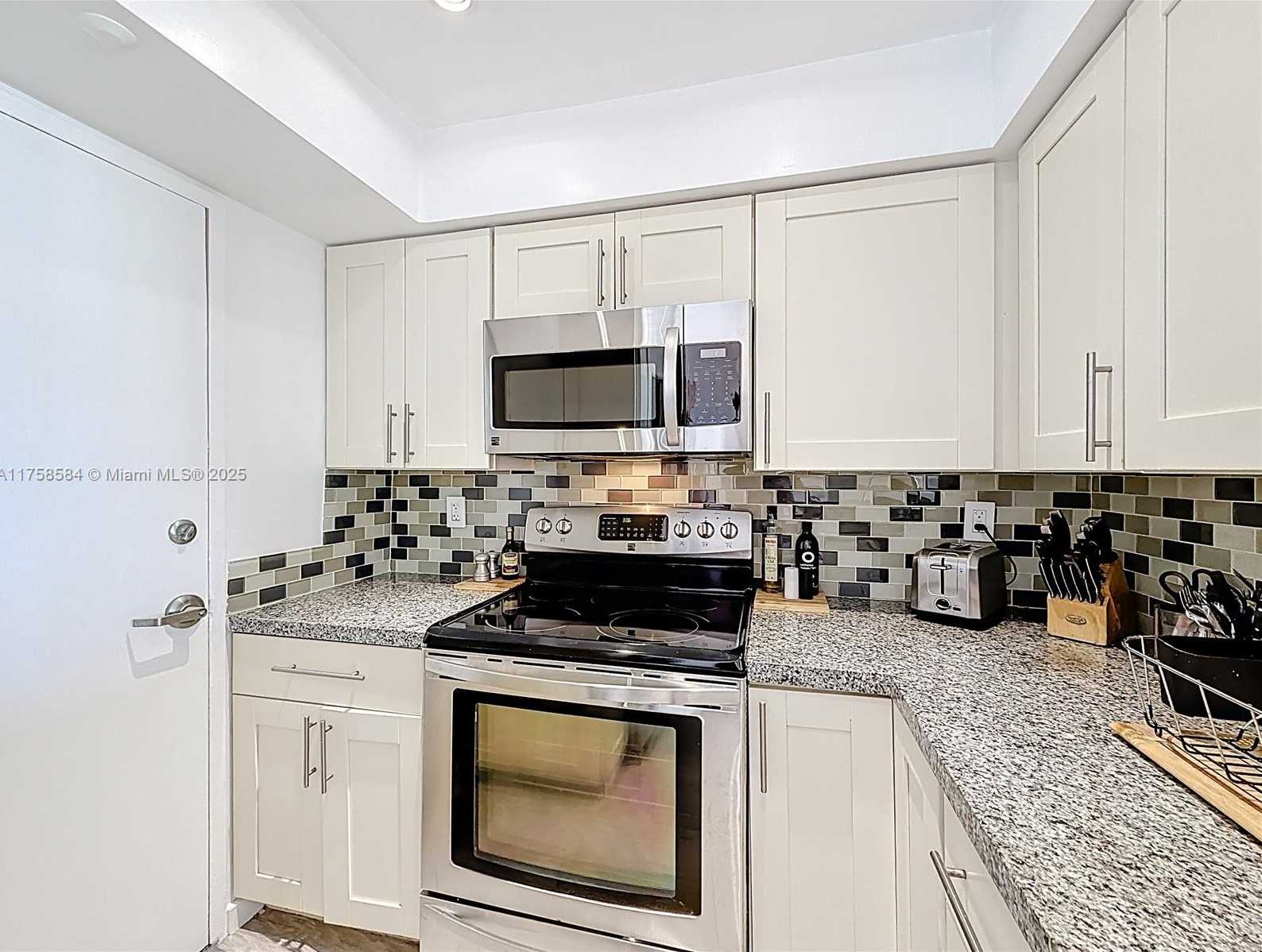 Small Image of 1000 WEST AVE #1409, Miami Beach Number 14