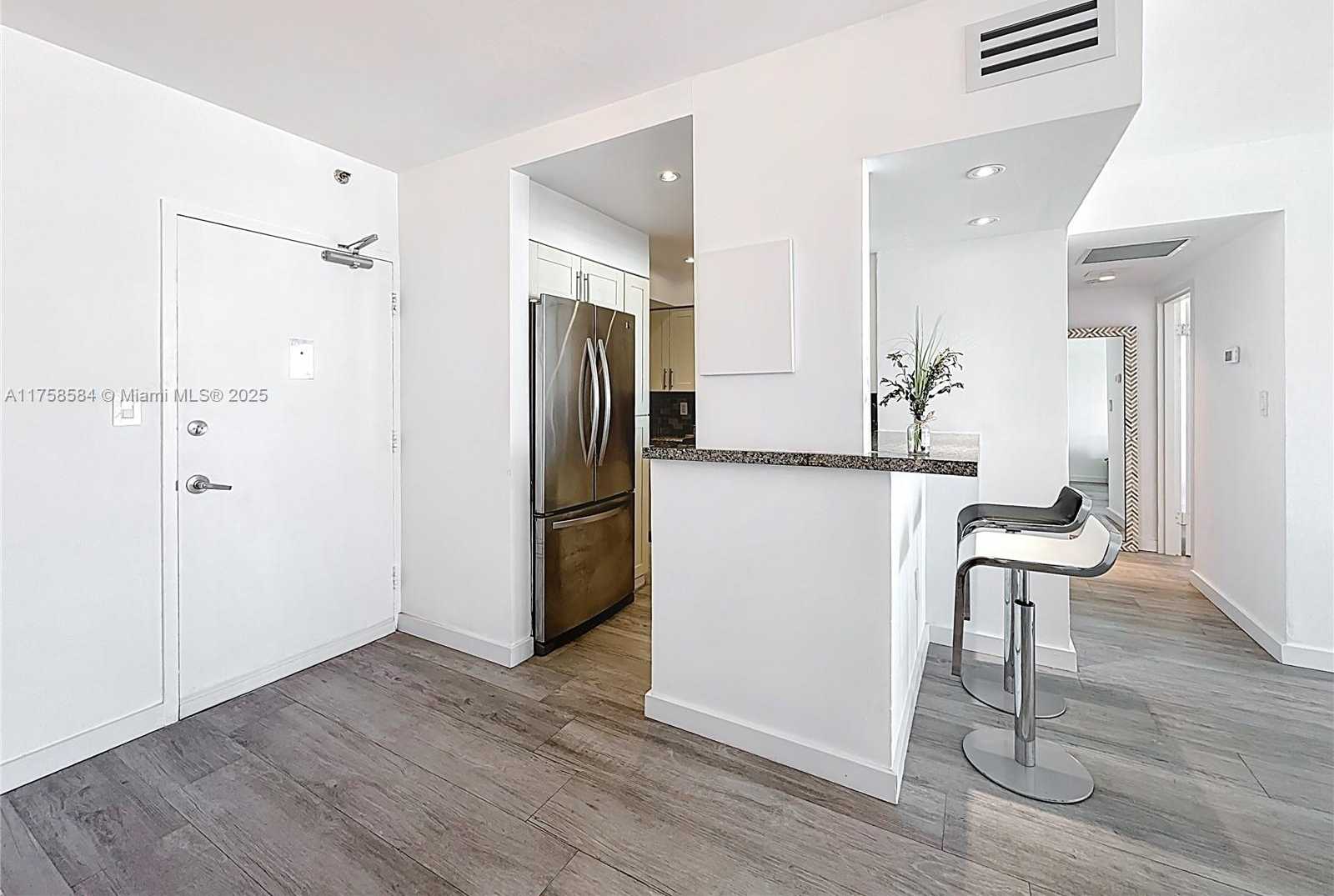 Small Image of 1000 WEST AVE #1409, Miami Beach Number 15