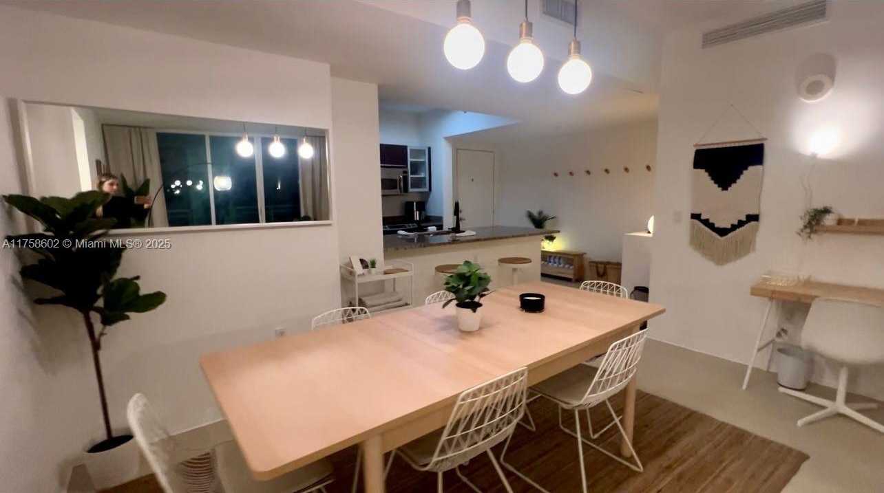 Small Image of 951 Brickell Ave, Miami, FL 33131, USA Number 17