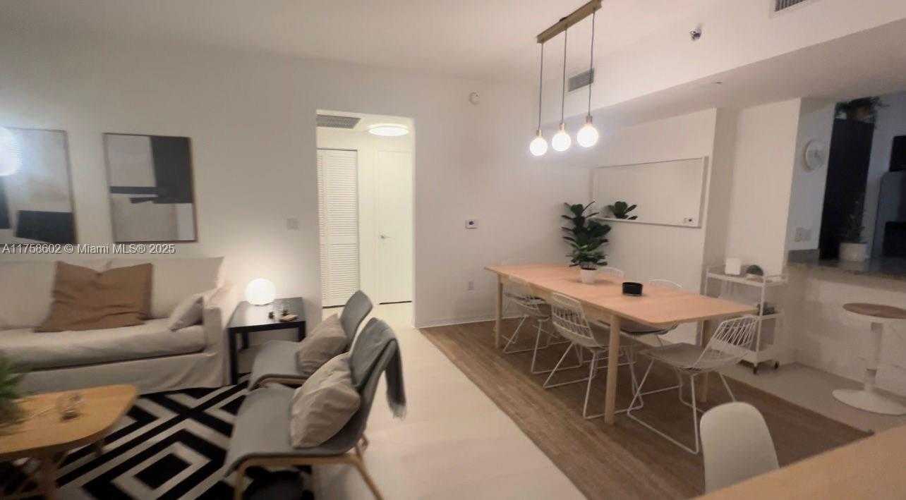 Small Image of 951 Brickell Ave, Miami, FL 33131, USA Number 19