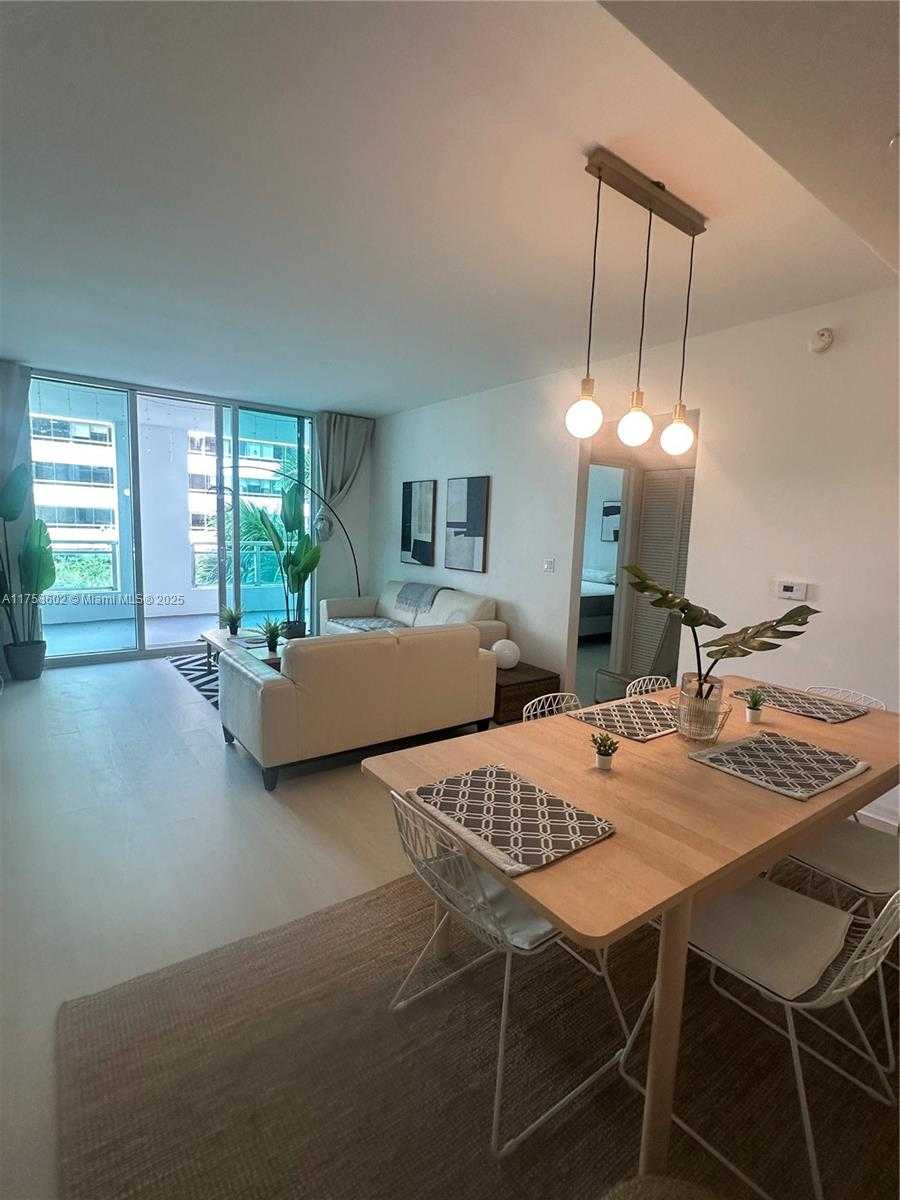 Small Image of 951 Brickell Ave, Miami, FL 33131, USA Number 20