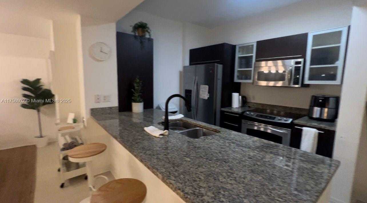 Small Image of 951 Brickell Ave, Miami, FL 33131, USA Number 29