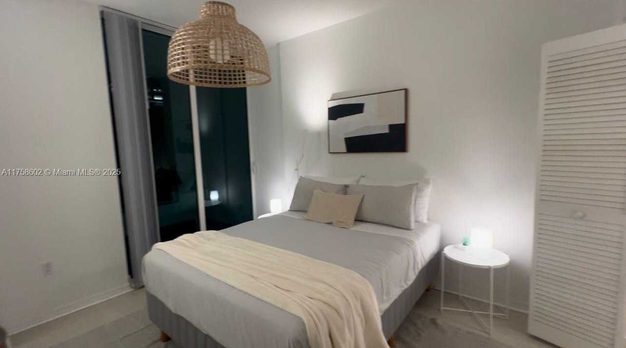 Small Image of 951 Brickell Ave, Miami, FL 33131, USA Number 32