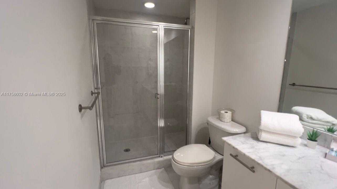 Small Image of 951 Brickell Ave, Miami, FL 33131, USA Number 37