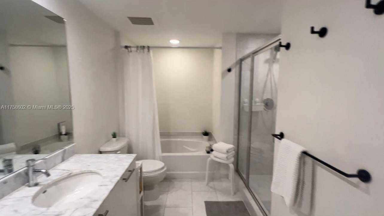 Small Image of 951 Brickell Ave, Miami, FL 33131, USA Number 38