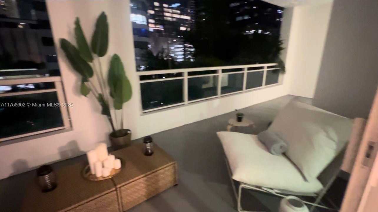 Small Image of 951 Brickell Ave, Miami, FL 33131, USA Number 40