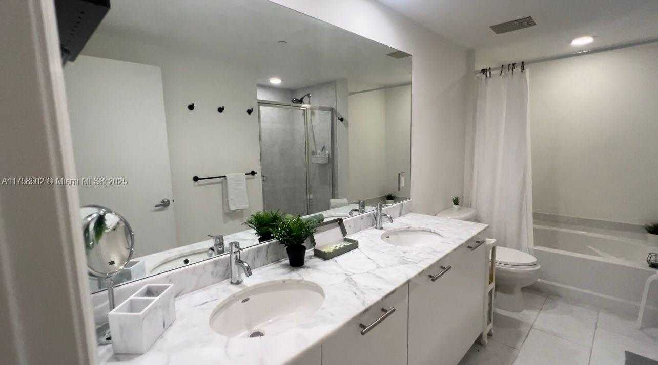 Small Image of 951 Brickell Ave, Miami, FL 33131, USA Number 42