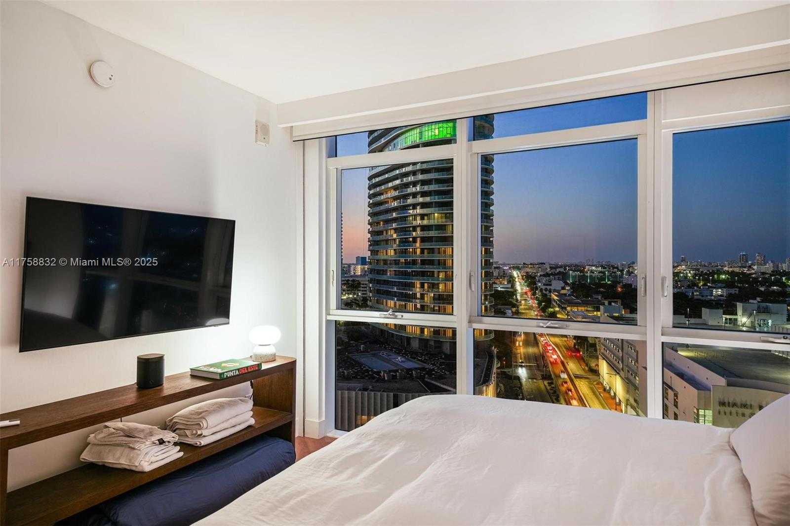 Small Image of 450 ALTON RD #1508, Miami Beach Number 10