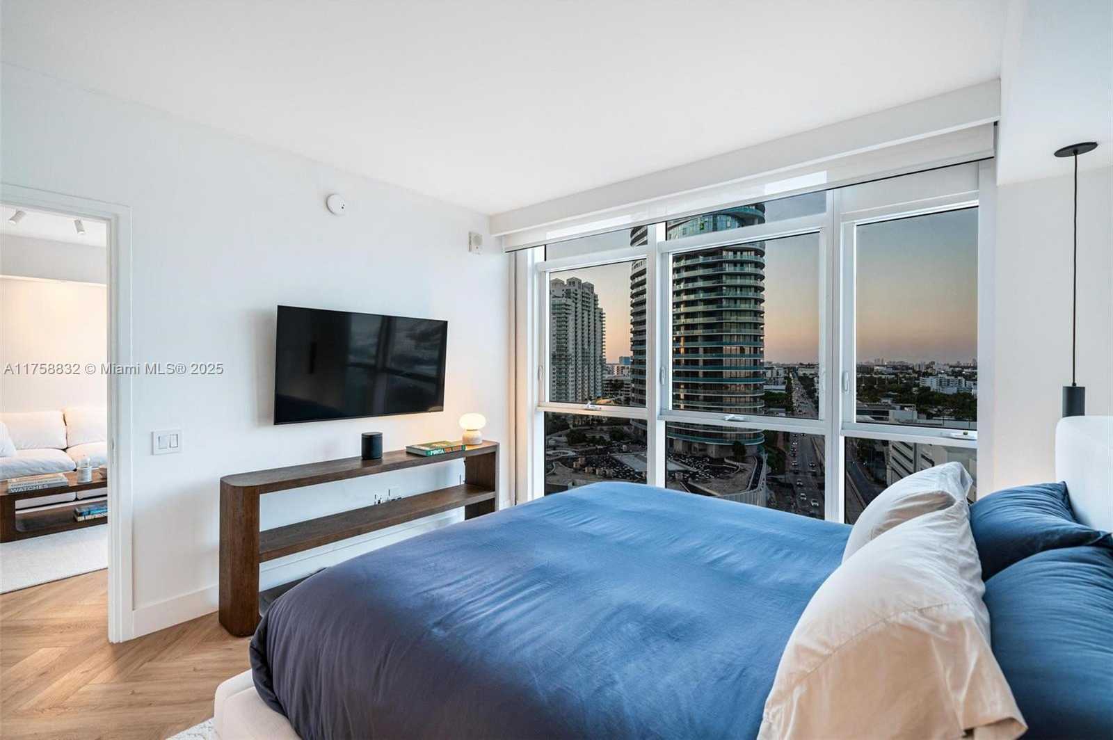 Small Image of 450 ALTON RD #1508, Miami Beach Number 12