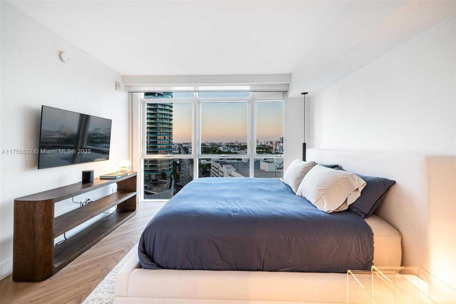 Small Image of 450 ALTON RD #1508, Miami Beach Number 13
