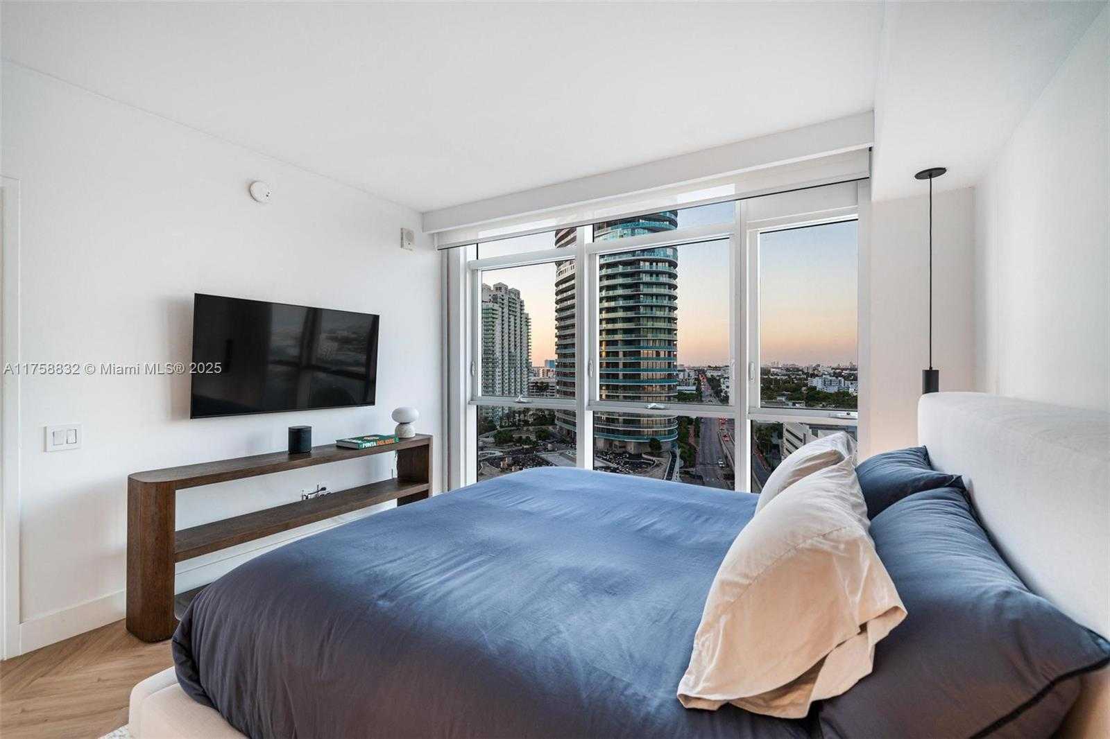 Small Image of 450 ALTON RD #1508, Miami Beach Number 14