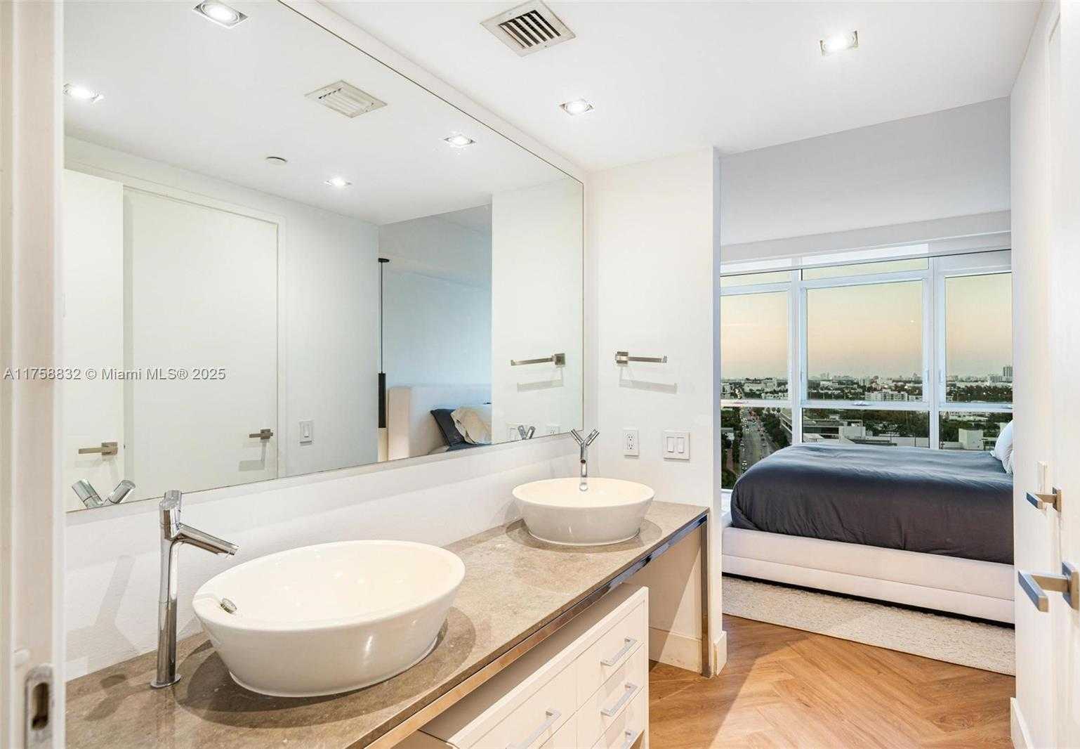 Small Image of 450 ALTON RD #1508, Miami Beach Number 16
