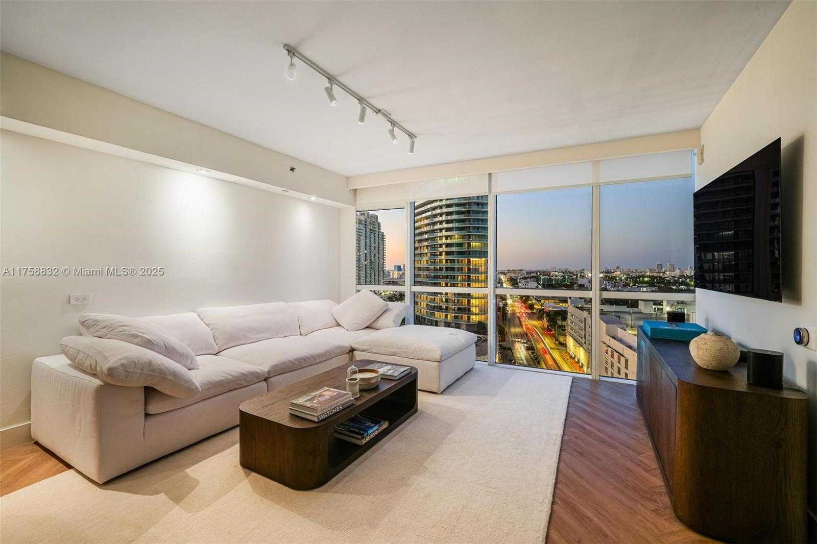 Small Image of 450 ALTON RD #1508, Miami Beach Number 4