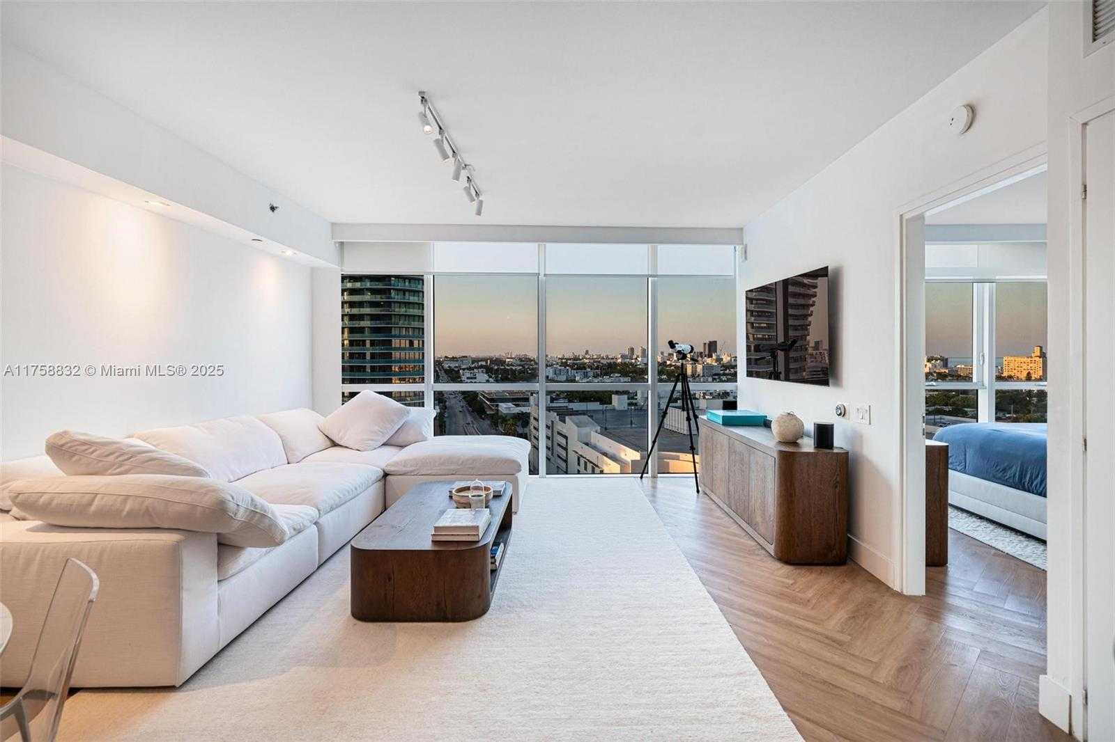 Small Image of 450 ALTON RD #1508, Miami Beach Number 5